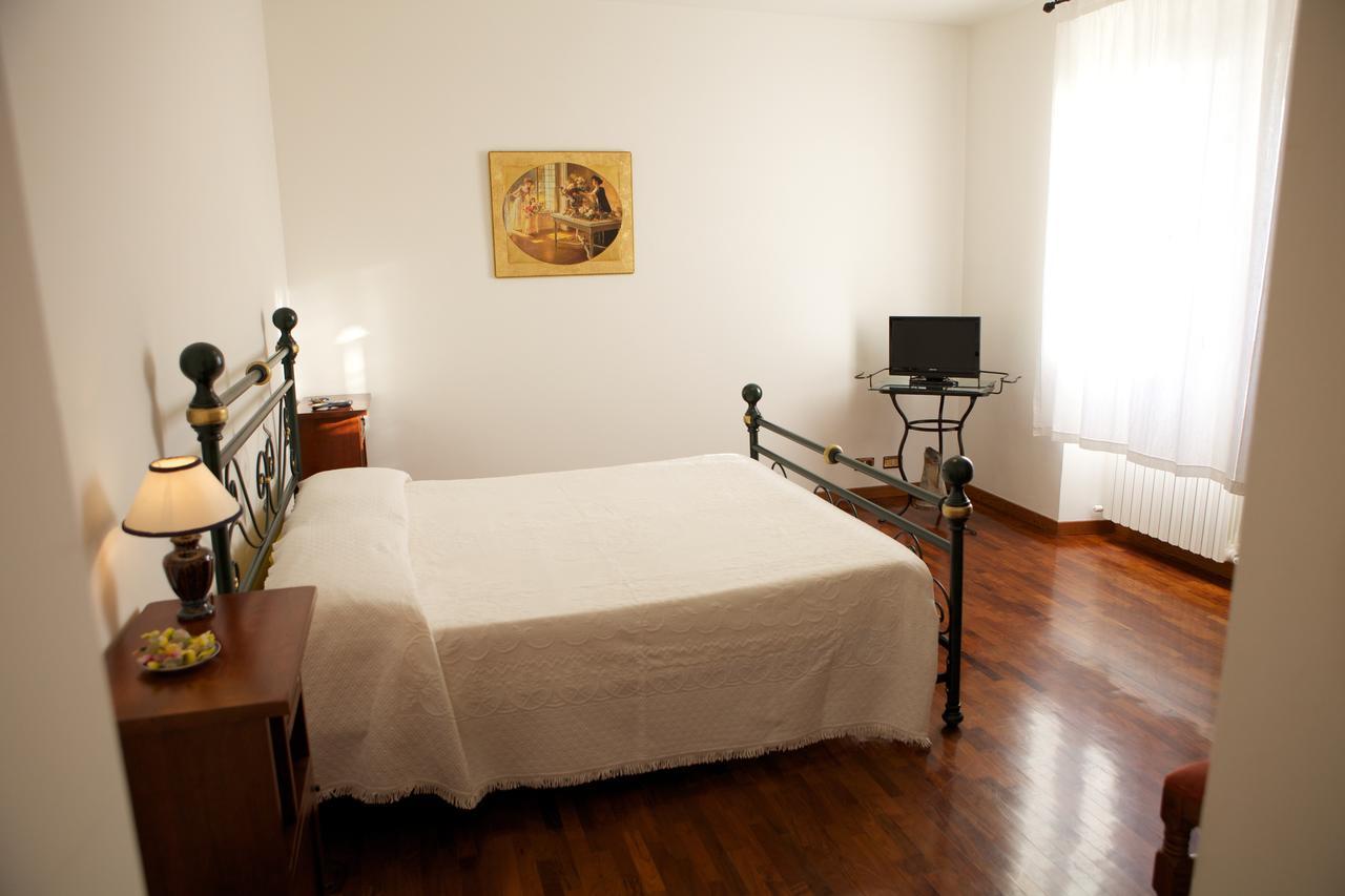 Agriturismo La Rocca Hotel Marsia Camera foto